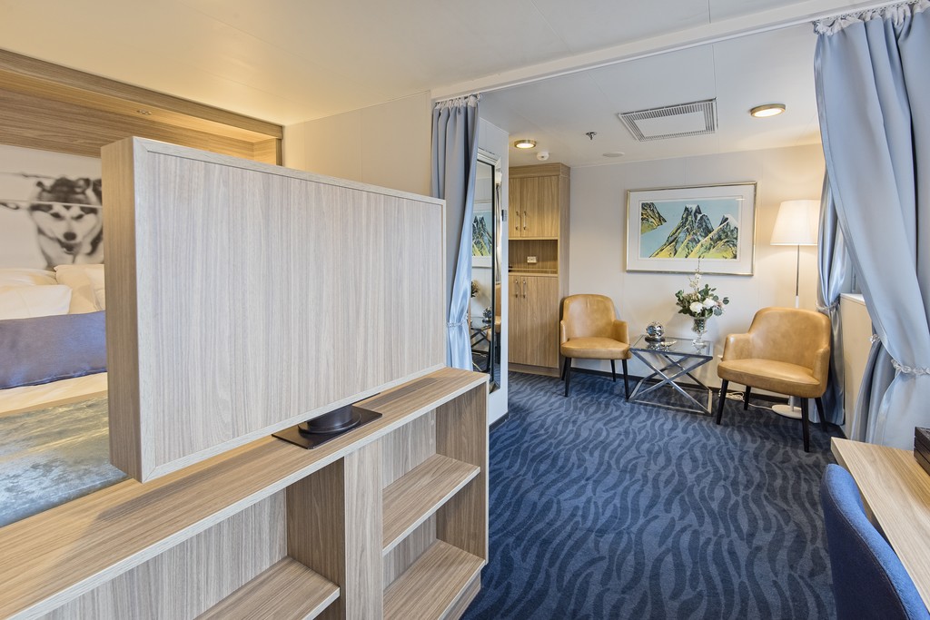Hurtigruten MS Nordnorge Expedition Mini Suite 2 travellers b.jpg